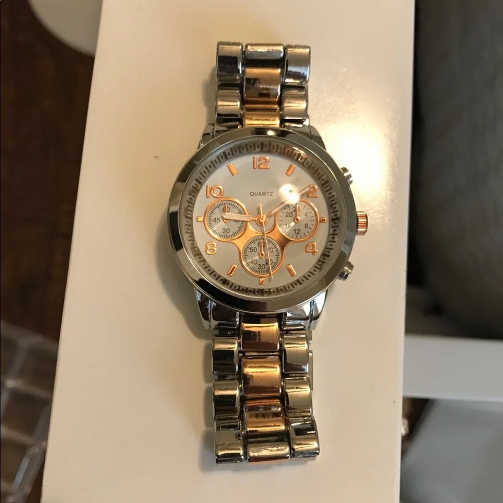 Watch - Picture 2 of 3